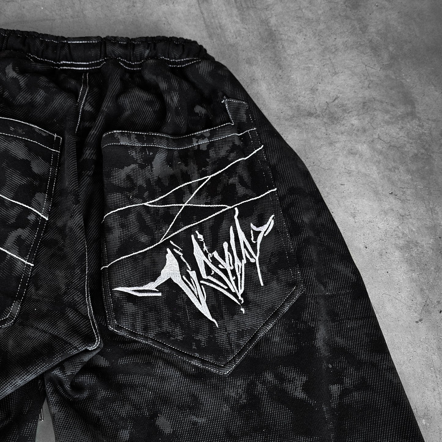 DIRT CAMO SWEATS